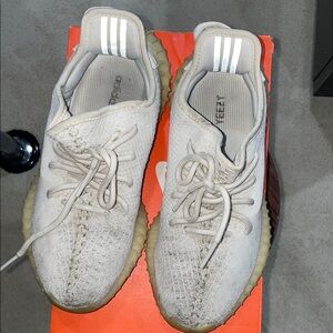 Adidas Yeezy Boost 350 V2 Sneakers